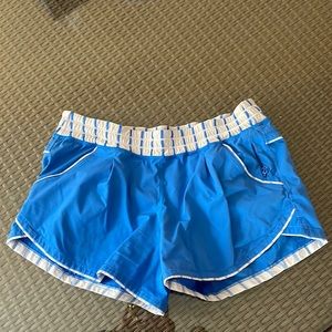 Lululemon free reign shorts